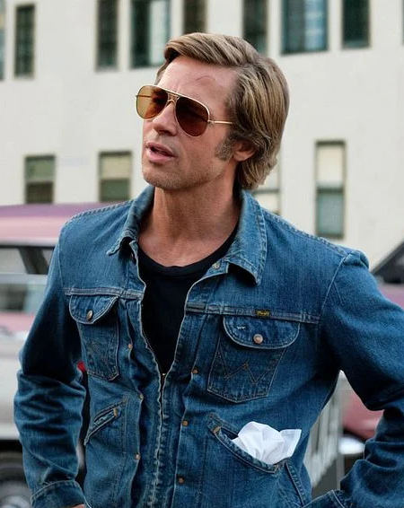 Brad Pitt et Leonardo DiCaprio dans le film Once Upon a Time… in Hollywood (2019) de Quentin Tarantino © 2019 Sony Pictures.