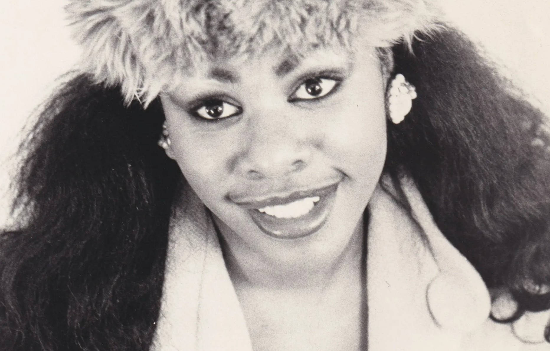 La chanteuse Q Lazzarus rééditée par le label Sacred Bones.