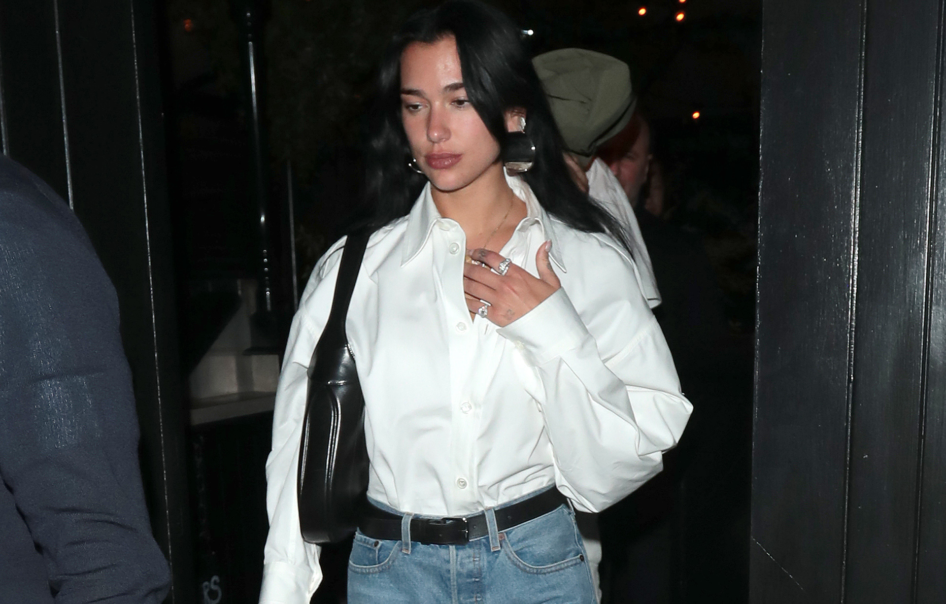 chemises tendance 2025 dua lipa