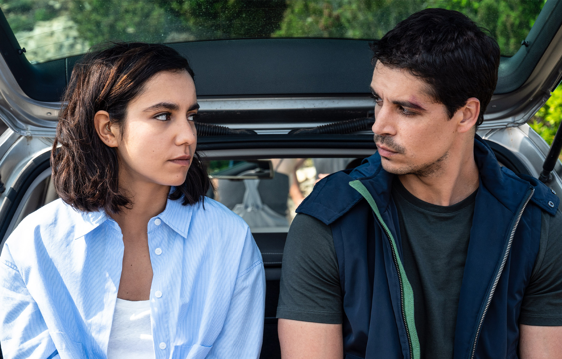 Lina El Arabi et Raphael Acloque dans la série Plaine orientale (2025) © Elise Pinelli.