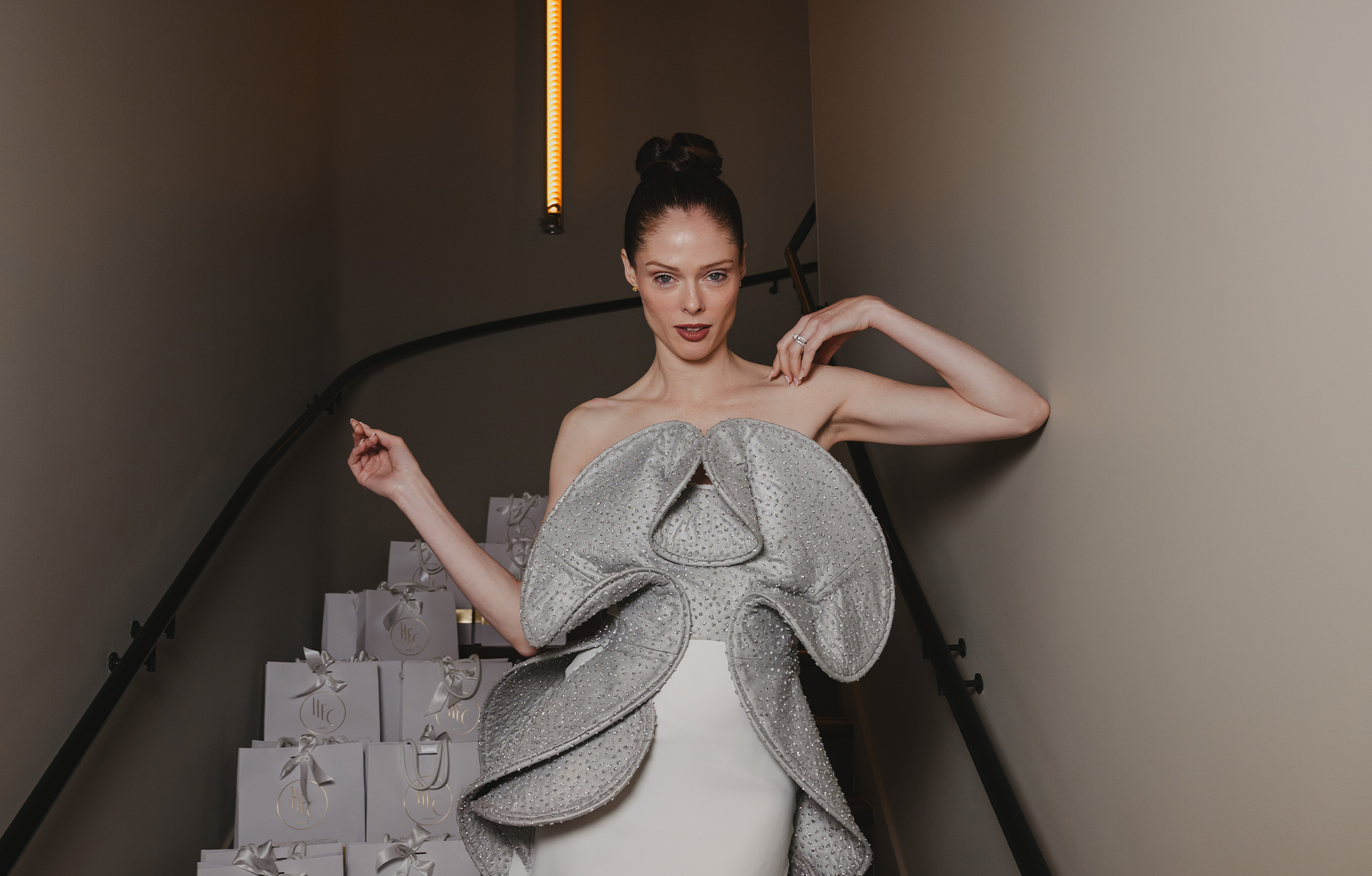 coco rocha au déjeuner hfc paris au festival de cannes 2025